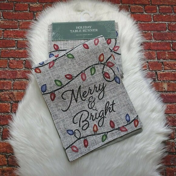 New Holiday Table Runner Christmas Lights Bulbs Merry & Bright Gray Multi Color - Picture 4 of 10